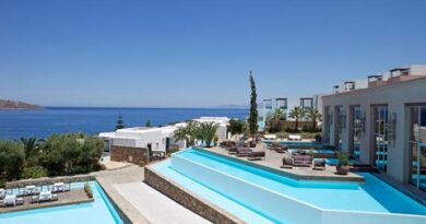 Boek je vakantie goedkoop naar Hotel Aquila Elounda Village in Elounda voor je zonvakantie naar Kreta