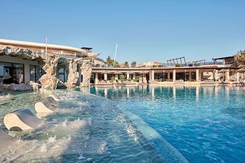 Boek je vakantie goedkoop naar Hotel Atlantica Caldera Palace in Analipsi voor je zonvakantie naar Kreta